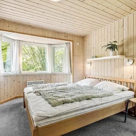 1475-aakirkeby-boesvej-9