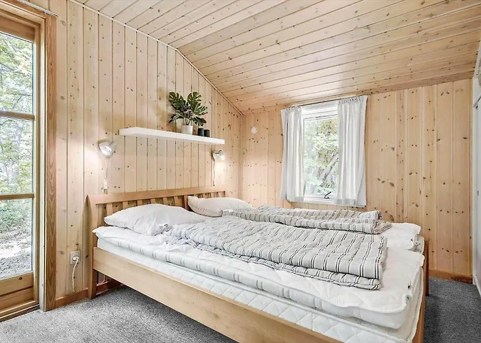 1475-aakirkeby-boesvej-9 *